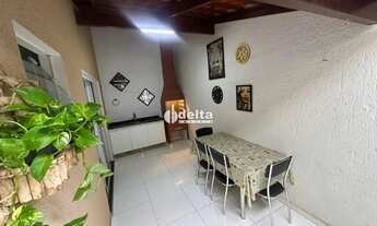 Imagem 2: Casa residencial disponível para venda no bairro Taiaman em Uberlândia-MG