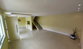 Imagem 5: Vendo linda casa imponente espaçosa em condomínio fechado segurança 24h Prox. comércio