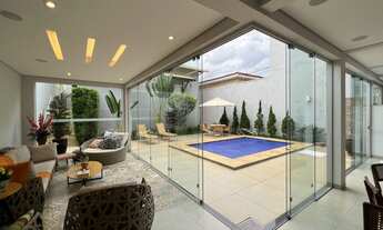 Imagem 3: Lindissima Casa muito espaçosa- Climatizada- Localização privilegiada- Piscina- Acabamento