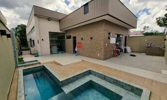 Imagem 5: Reserva do Parque, casa térrea mobiliada com 3 suítes, piscina, sala com pe-direito alto