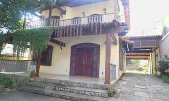 Imagem: Casa duplex para venda possui 238 metros