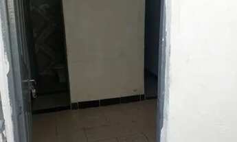 Imagem 2: KITNET 250,00 Casa com 1 dormitório