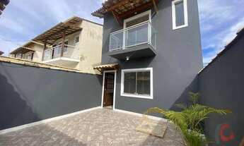 Imagem 3: Casa Duplex com 2 Quartos à venda, 77 m² por R$ 220.000 - Village Rio das Ostras - Rio das