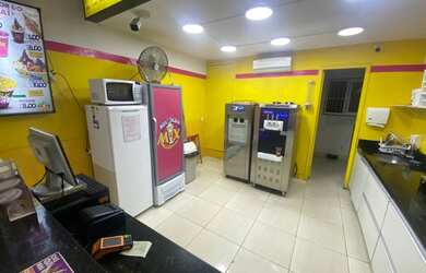 Imagem 4: Sorveteria com todo maquinário no melhor ponto do Terreirao (Recreio dos Bandeirantes