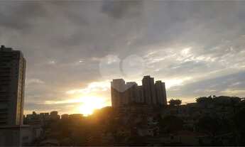 Imagem 2: Sobrado para fins comercial ou residencial, com salão para amplas possibilidades, edícula