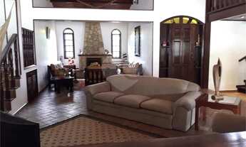 Imagem 4: Magnifica casa em condomínio fechado com 04 dormitórios, edícula e 6 vagas para autos