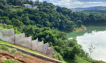 Imagem 5: Terreno pé na água