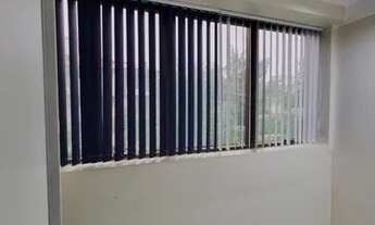 Imagem 7: Sala comercial vazia armários , ar Split, cozinha e banheiro privativos