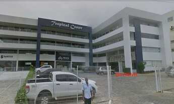 Imagem 5: Kitnet, cozinha americana, banheiro, lavanderia, bancada de granito, segurança com portas