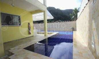 Imagem 2: CASA com piscina e 6 quartos em Peruíbe, no bairro Quinta do Guarau