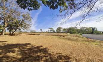 Imagem 2: Lote Exclusivo com 1.298m² Frente para o Bosque e Fundo para o Campo de Golfe - Portal So
