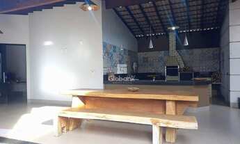 Imagem 2: Casa em Montes Claros, no bairro Ibituruna, à venda