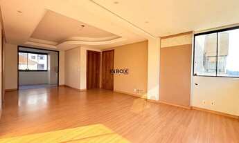 Imagem 2: Apartamento no Petrópolis, de 3 dormitórios, sendo 1 suíte, churrasqueira e com 2 vagas em