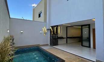 Imagem 2: Casa com 3 Suítes, Piscina Aquecida e Área Gourmet Próximo à Av. Ipanema