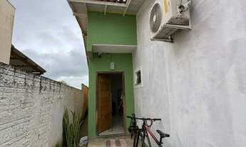 Imagem 2: Casa à Venda em Tijucas: 2 Suítes, 72m², R$475mil