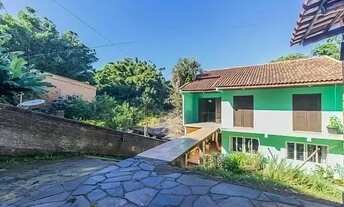 Imagem 2: Casa de 5 dormitórios à venda no Bairro Bom Jesus - Porto Alegre