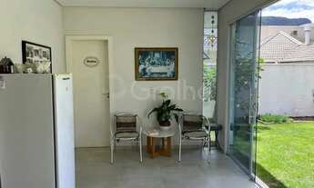 Imagem 7: Casa na Pedra Branca com 247 m2 e 3 dormitórios