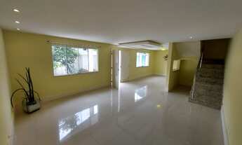 Imagem 3: Vendo linda casa imponente espaçosa em condomínio fechado segurança 24h Prox. comércio