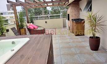 Imagem 4: Cobertura com piscina e suíte distante apenas 3 quadras do mar em Canasvieiras!