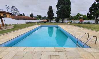 Imagem 3: Mansão em condomínio fechado na Granja Viana com piscina, 4 suites, 10 vagas terreno plano