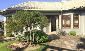 Imagem 3: Belíssima casa com piscina, bem localizada no centro de Imbé