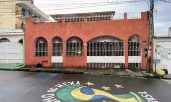 Imagem 2: Casa para venda possui 250 m2 com 3 quartos em São Jorge - Manaus - Amazonas