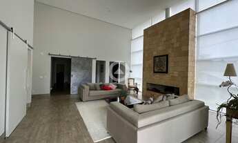 Imagem: Casa de condomínio à venda com 324m²