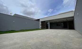 Imagem 2: Casa sozinha no Lote com 3/4 sendo 1 suíte master e 2 americanas Alto Padrão no Setor Trê