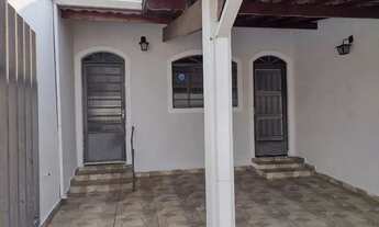 Imagem: Casa térrea, bem localizada, com 2 dormitórios