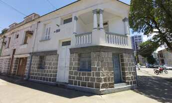 Imagem 3: Alugo Sobradão, esquina, excelente localização 4 salas, 2 wcs, salão p loja 3 vagas p esta