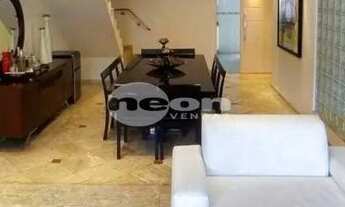 Imagem 4: Sobrado para venda tem 286 metros quadrados com 4 quartos