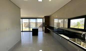 Imagem 7: Sobrado com 3 suítes, área gourmet e piscina á venda no Condomínio Belvedere II