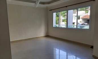 Imagem 5: ALUGUEL DE LINDA CASA COM 3 SUITES, ESCRITORIO, SALAO DE FESTA, GARAGEM PARA 6 CARROS, PIS