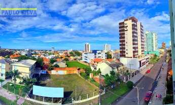 Imagem 2: Oportunidade de negócio! Três quartos, duas vagas, novo,no centro de Tramandaí