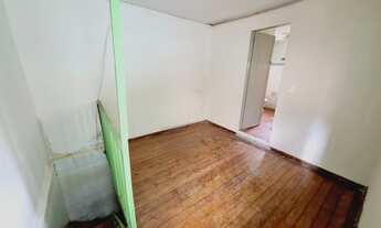 Imagem: Casa de fundo para aluguel possui 50m²