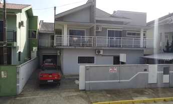 Imagem: Sobrado com Sala Comercial à Venda em Guaramirim-SC