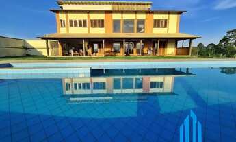 Imagem 3: Casa para venda tem 600 metros quadrados com 5 quartos