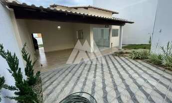 Imagem 2: Casa de 104m² com 02 quartos e 01 suíte, área de churrasco e gramada