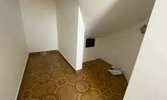 Imagem 6: Sobrado com suíte e varanda para locação no Centro