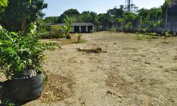 Imagem 4: Uma Chácara com aproximadamente 7200 m2 toda murada piscina deck com uma confortável casa