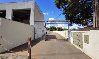 Imagem: Casa geminada em condominio fechado com