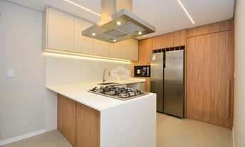 Imagem 3: APARTAMENTO COM 3 SUÍTES E VISTA PARCIAL PARA O MAR NO CENTRO DE FLORIANÓPOLIS