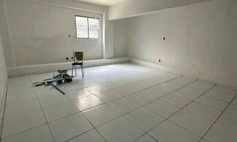 Imagem 7: Sala comercial no comercio rua frei Gil 1 andar escada 35m2