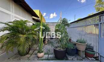 Imagem 3: CASA GRANDE, 3 QUARTOS, UM SUÍTE, DOIS BANHEIROS SOCIAIS, SEIS GARAGENS COBERTAS, DUAS VAG