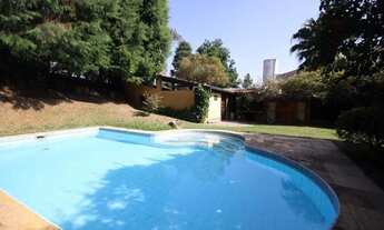 Imagem: Casa de condomínio em Alameda Rússia