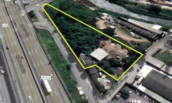 Imagem: Área de 4.616m² com saída para a marginal