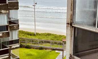 Imagem 3: Cobertura Duplex para Locação Anual em Frente ao Mar na Meia Praia Itapema SC