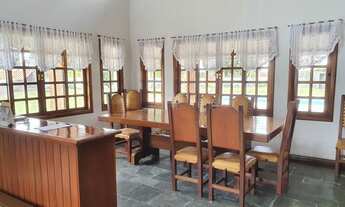 Imagem 5: Mansão em condomínio fechado na Granja Viana com piscina, 4 suites, 10 vagas terreno plano