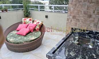 Imagem 2: Cobertura com piscina e suíte distante apenas 3 quadras do mar em Canasvieiras!