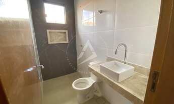 Imagem 7: Casa com 3 quartos, Setor Garavelo B, churrasqueira, ducha, porcelanato